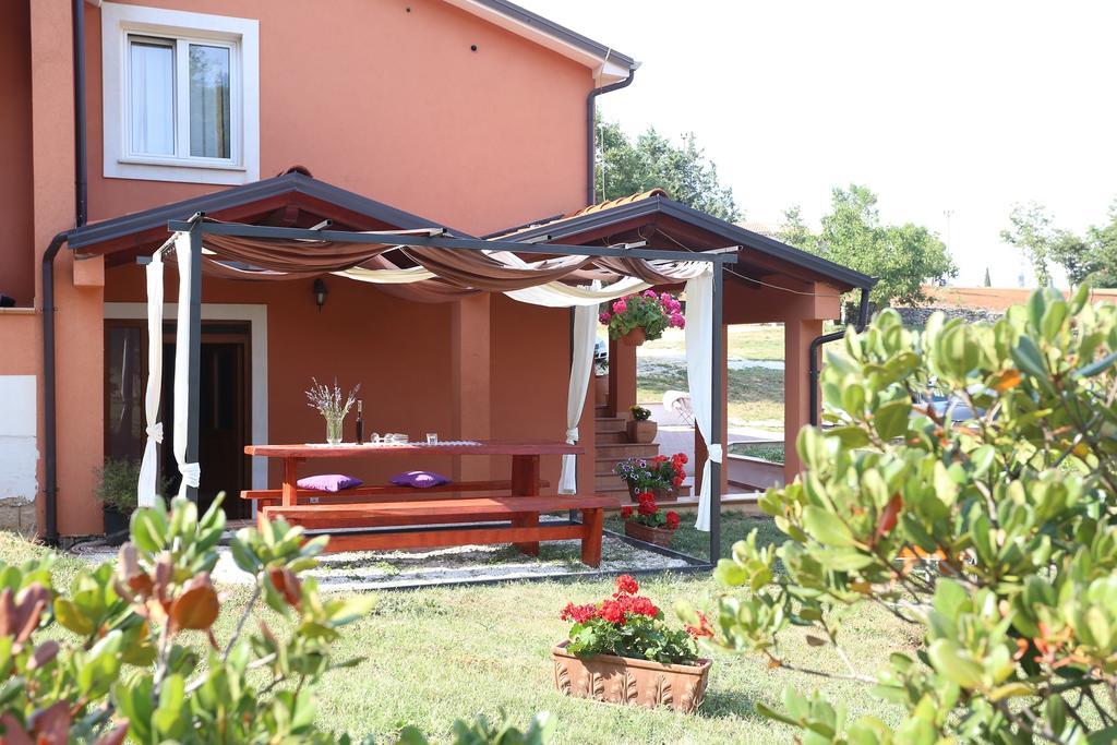 Apartments Matelici Divšići エクステリア 写真